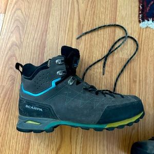 Women’s Scarpa zodiac plus GTX trekking boots